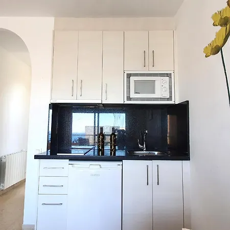 Beachfront Center Neptuno Building Tenth Floor Appartement *