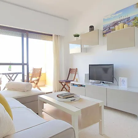 Beachfront Center Neptuno Building Tenth Floor Appartement