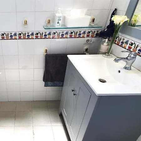 Beachfront Center Neptuno Building Tenth Floor Appartement Marbellac