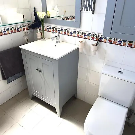 Beachfront Center Neptuno Building Tenth Floor Appartement Marbellac