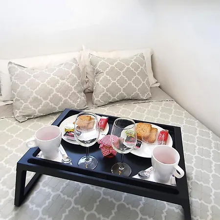 Beachfront Center Neptuno Building Tenth Floor Appartement *